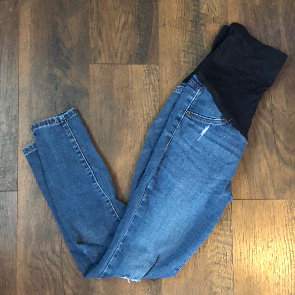 Distressed maternity skinny jeans